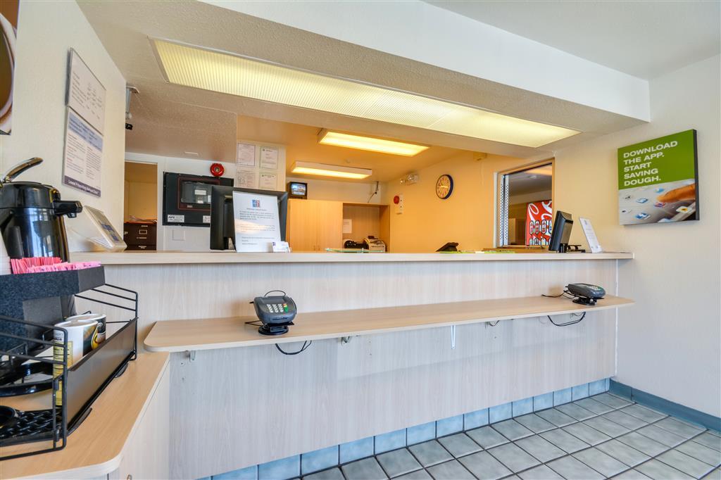 Rodeway Inn Tillmans Corner Dalaman gambar