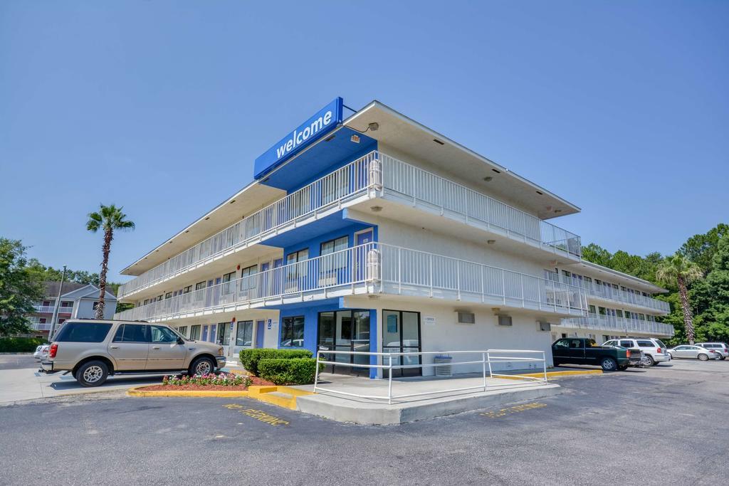 Rodeway Inn Tillmans Corner Luaran gambar