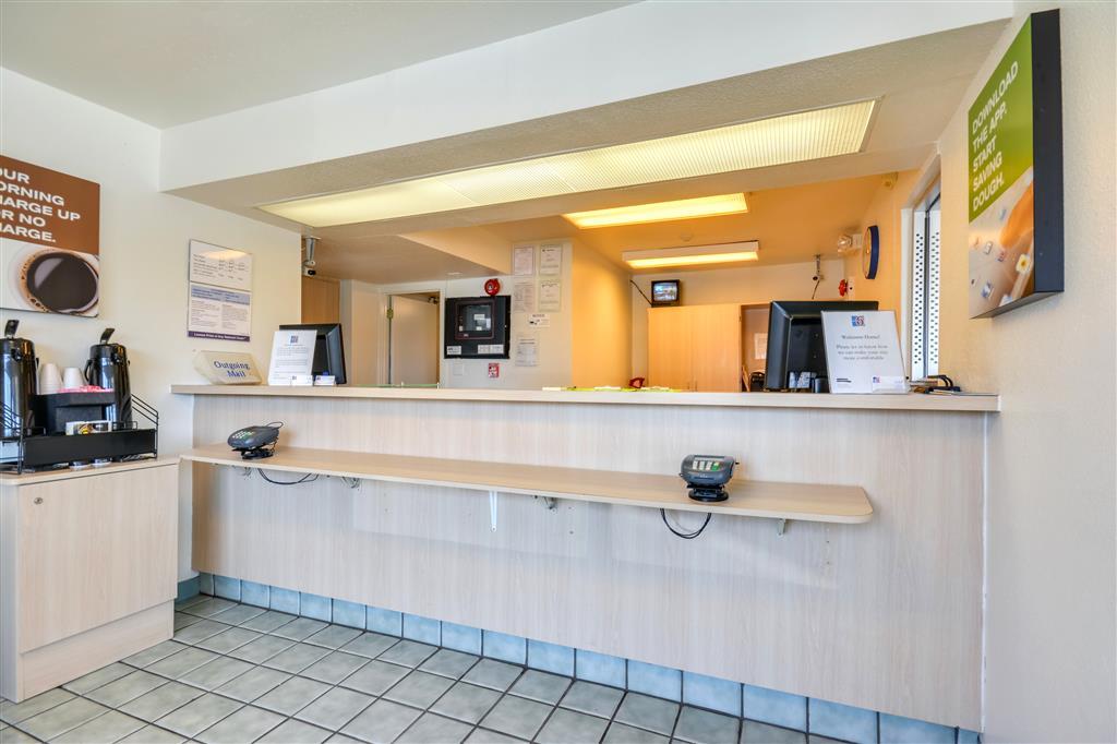Rodeway Inn Tillmans Corner Dalaman gambar