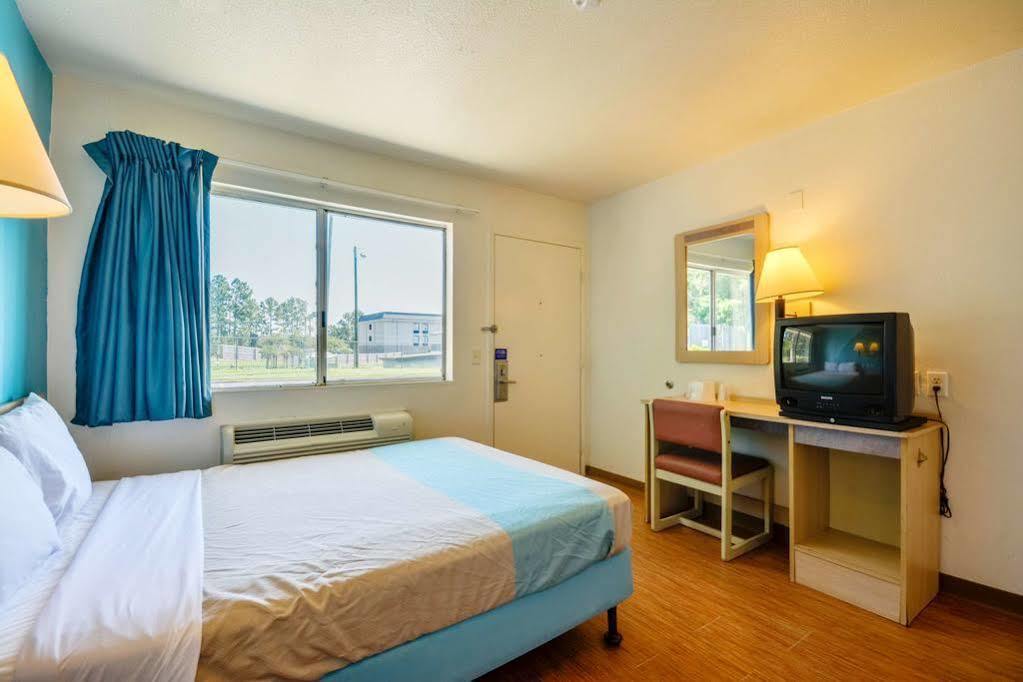 Rodeway Inn Tillmans Corner Luaran gambar