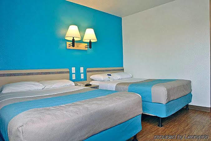 Rodeway Inn Tillmans Corner Luaran gambar