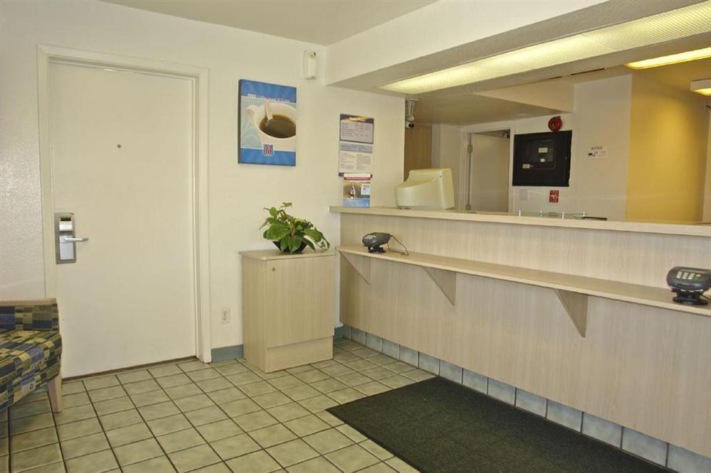 Rodeway Inn Tillmans Corner Dalaman gambar