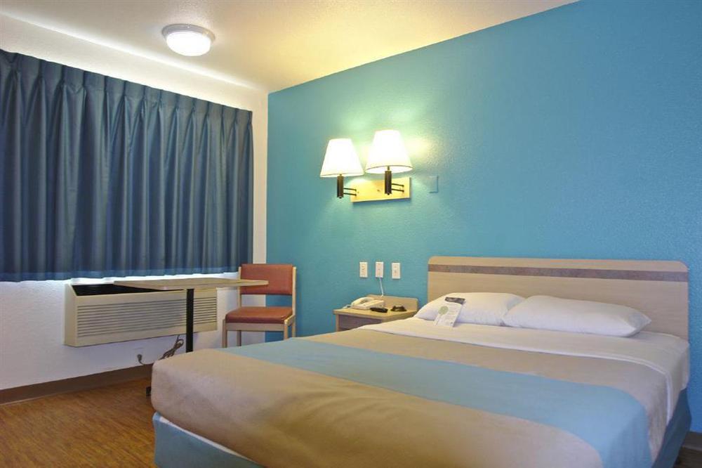 Rodeway Inn Tillmans Corner Bilik gambar