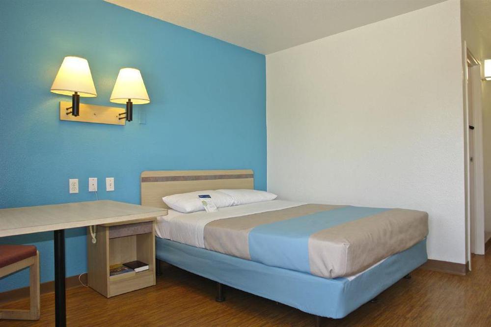 Rodeway Inn Tillmans Corner Bilik gambar